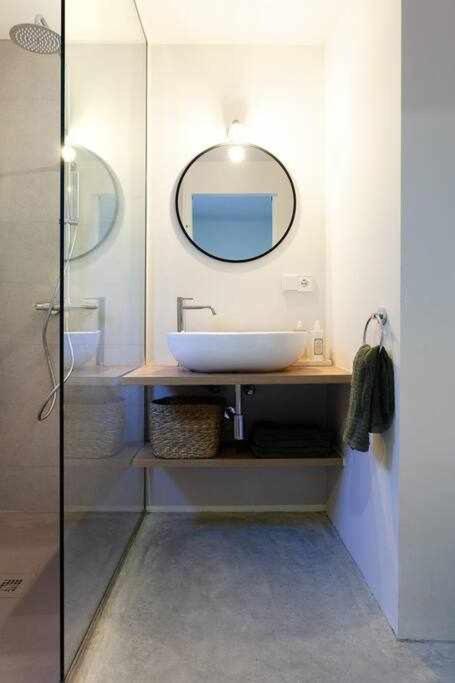 Velo Vern 1 Beautiful New Apartment 2 Bed Ensuite Girona Exterior photo
